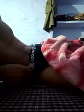 Snapshot of Sinewsex_pussylove chatting on 17, 12, 2025 Sinewsex pussylove online show from 17, 12, 2025