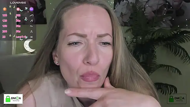Snapshot of Queenymel chatting on 20, 6, 2026 Queenymel online show from 20, 6, 2026