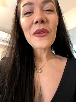 Snapshot of denise_k chatting on 5, 11, 2025 denise k online show from 5, 11, 2025