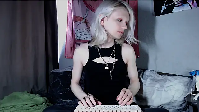 Alien Bella online show from 22, 7, 2026