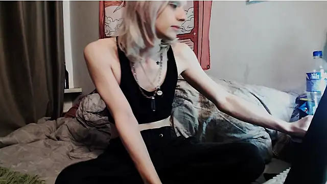 Alien Bella online show from 26, 7, 2026