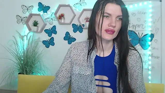 Snapshot of MilaLoona chatting on 15, 3, 2025 MilaLoona online show from 15, 3, 2025
