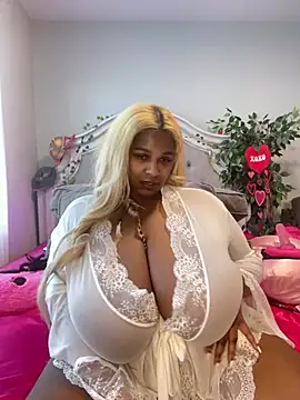 Snapshot of BigFineSelena chatting on 2, 2, 2025 BigFineSelena online show from 2, 2, 2025