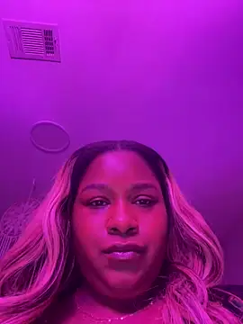 Snapshot of BigFineSelena chatting on 19, 12, 2025 BigFineSelena online show from 19, 12, 2025