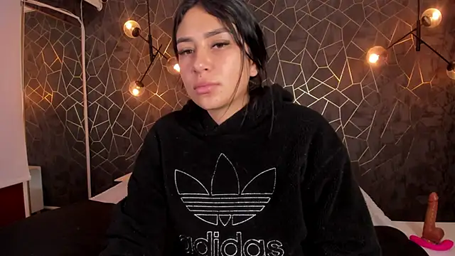 dayra angels online show from 8, 9, 2025