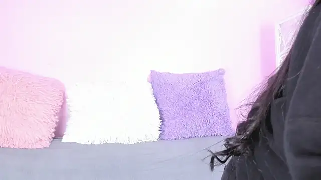 miss soffi  online show from 13, 9, 2025