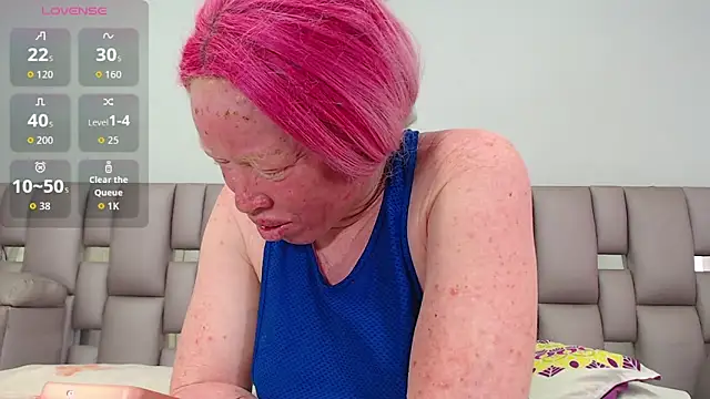 Snapshot of Kittywhiteass chatting on 12, 11, 2025 Kittywhiteass online show from 12, 11, 2025