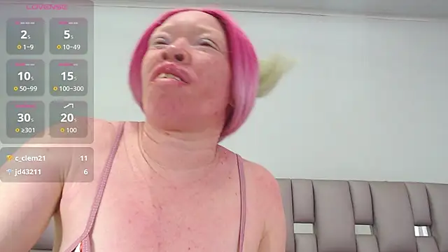 Snapshot of Kittywhiteass chatting on 15, 11, 2025 Kittywhiteass online show from 15, 11, 2025