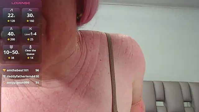 Snapshot of Kittywhiteass chatting on 17, 11, 2025 Kittywhiteass online show from 17, 11, 2025