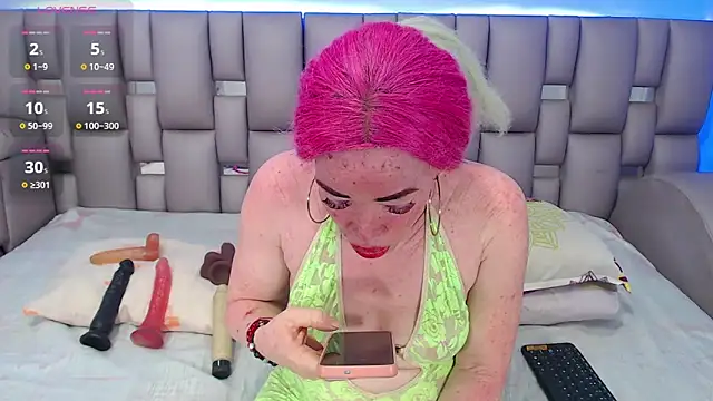 Snapshot of Kittywhiteass chatting on 28, 11, 2025 Kittywhiteass online show from 28, 11, 2025