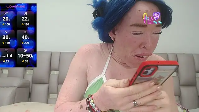 Kittywhiteass online show from 6, 2, 2026