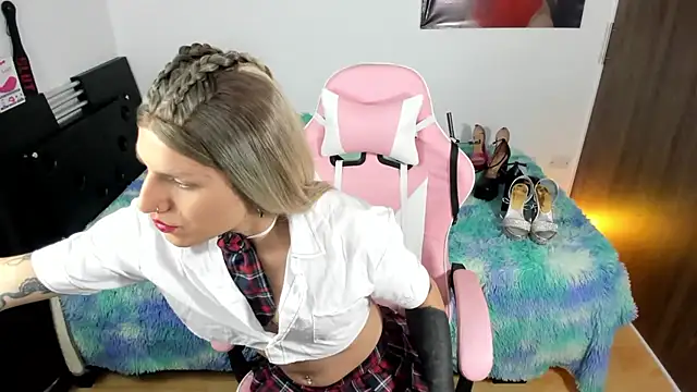 queenramoona-hot online show from 2, 11, 2025