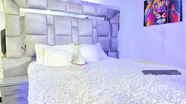 Candy And Andy  online show from 19, 9, 2025