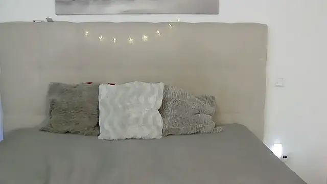 PetersEmily online show from 10, 1, 2025