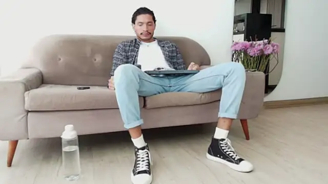 Robyn Miller online show from 18, 11, 2025