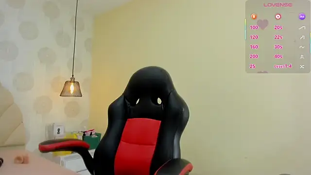 Snapshot of MAGIEVANS1 chatting on 4, 2, 2026 MAGIEVANS1 online show from 4, 2, 2026