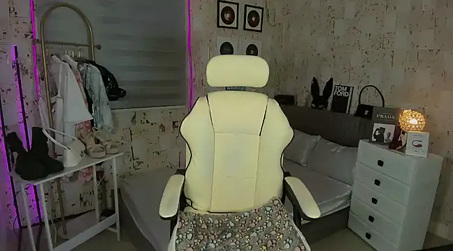 Snapshot of AlexandraMooree chatting on 20, 3, 2025 AlexandraMooree online show from 20, 3, 2025