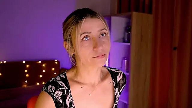 ZoeGrant online show from 22, 3, 2026