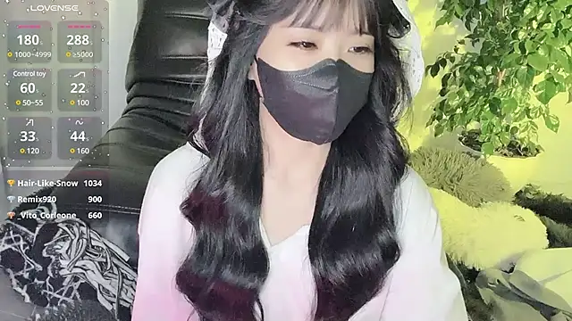 Snapshot of Mya_Lee chatting on 27, 12, 2024 Mya Lee online show from 27, 12, 2024