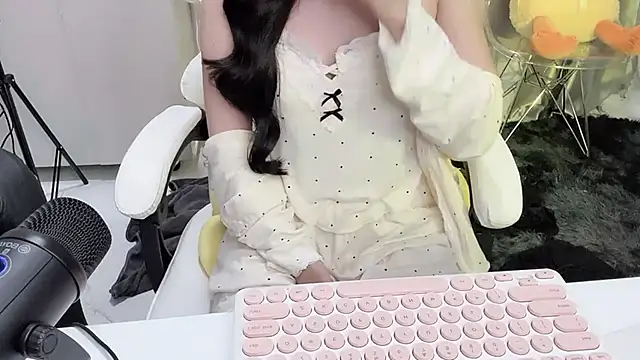 Snapshot of Mya_Lee chatting on 24, 1, 2025 Mya Lee online show from 24, 1, 2025