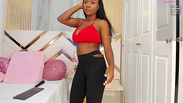 GianinaLewis online show from 17, 4, 2026