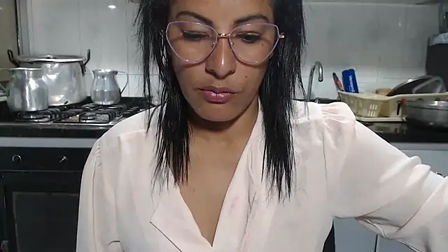 kateleyagrey online show from 13, 4, 2026