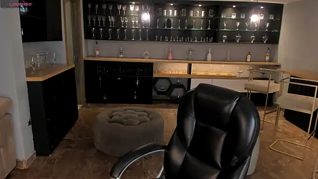 Snapshot of RoseFerrera chatting on 25, 10, 2025 RoseFerrera online show from 25, 10, 2025