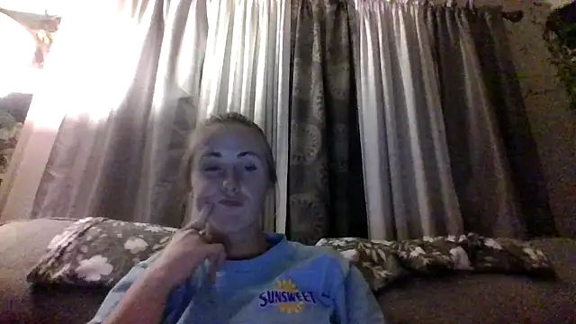 Snapshot of ClumsyLink chatting on 16, 9, 2025 ClumsyLink online show from 16, 9, 2025