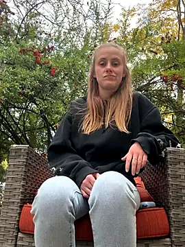 Snapshot of ClumsyLink chatting on 19, 11, 2025 ClumsyLink online show from 19, 11, 2025