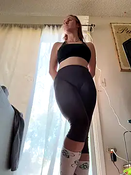 Snapshot of ClumsyLink chatting on 4, 12, 2025 ClumsyLink online show from 4, 12, 2025