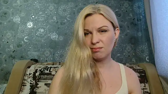 Snapshot of BlondeFox chatting on 17, 3, 2025 BlondeFox online show from 17, 3, 2025
