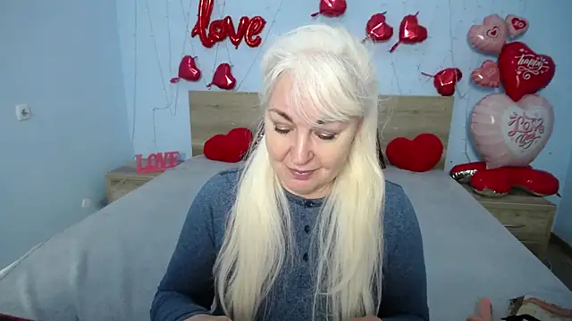 Snapshot of BlondyLeeBest chatting on 9, 2, 2025 BlondyLeeBest online show from 9, 2, 2025