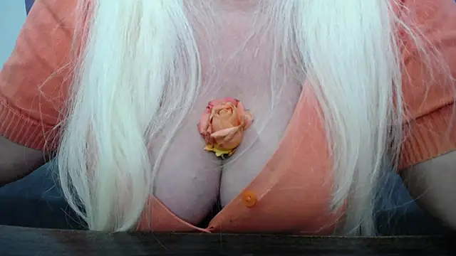 Snapshot of BlondyLeeBest chatting on 16, 2, 2025 BlondyLeeBest online show from 16, 2, 2025