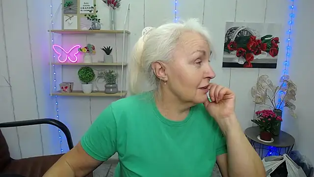 Snapshot of BlondyLeeBest chatting on 7, 3, 2025 BlondyLeeBest online show from 7, 3, 2025