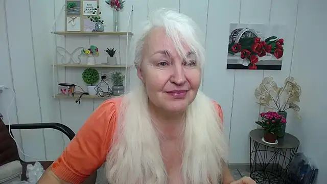 Snapshot of BlondyLeeBest chatting on 8, 3, 2025 BlondyLeeBest online show from 8, 3, 2025