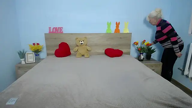 Snapshot of BlondyLeeBest chatting on 9, 3, 2025 BlondyLeeBest online show from 9, 3, 2025