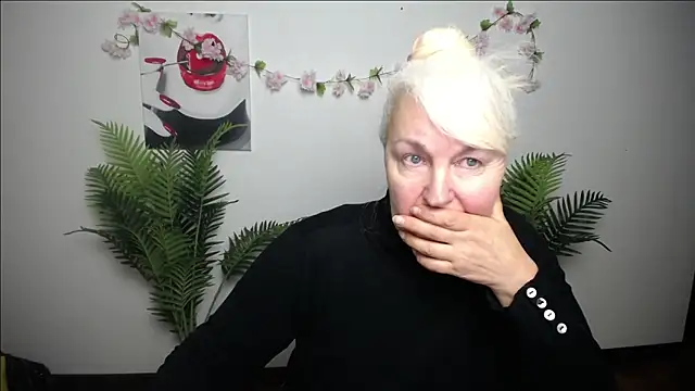 Snapshot of BlondyLeeBest chatting on 7, 2, 2026 BlondyLeeBest online show from 7, 2, 2026