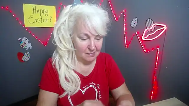 Snapshot of BlondyLeeBest chatting on 4, 4, 2026 BlondyLeeBest online show from 4, 4, 2026