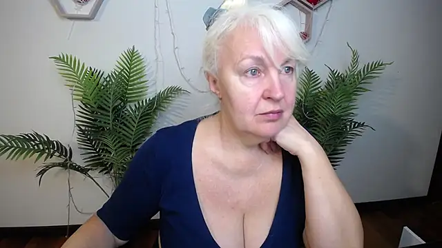 Snapshot of BlondyLeeBest chatting on 15, 4, 2026 BlondyLeeBest online show from 15, 4, 2026