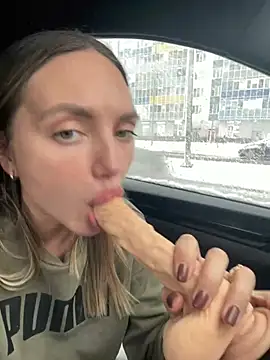 Snapshot of AngelinaMoore chatting on 4, 3, 2025 AngelinaMoore online show from 4, 3, 2025