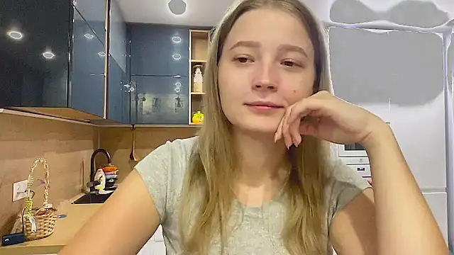 Snapshot of CharmingSarah chatting on 13, 9, 2025 CharmingSarah online show from 13, 9, 2025