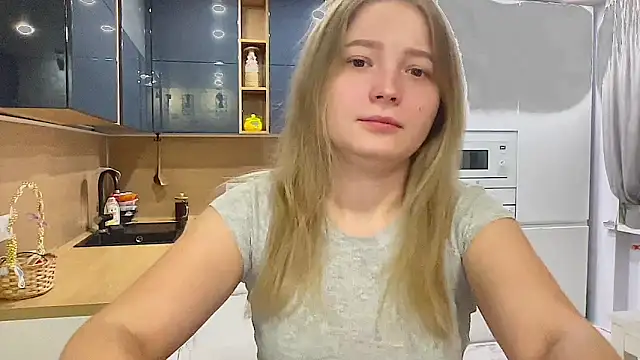 Snapshot of CharmingSarah chatting on 14, 9, 2025 CharmingSarah online show from 14, 9, 2025