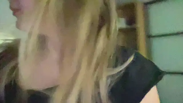 Snapshot of CharmingSarah chatting on 9, 10, 2025 CharmingSarah online show from 9, 10, 2025