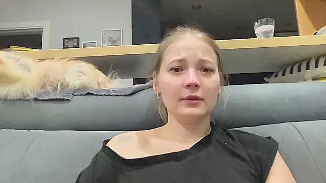 CharmingSarah online show from 8, 4, 2026