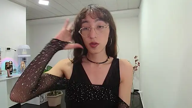 Snapshot of NicoleCortez chatting on 2, 2, 2025 NicoleCortez online show from 2, 2, 2025