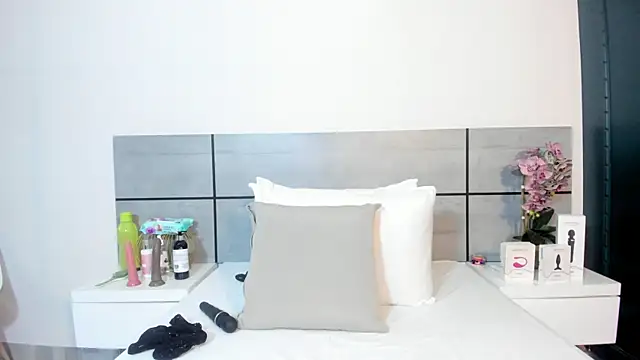 EmmaSmith2 online show from 14, 1, 2026