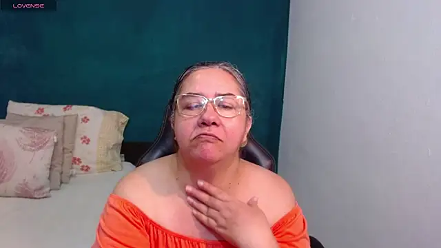 Snapshot of scaelettdubois chatting on 5, 5, 2026 scaelettdubois online show from 5, 5, 2026