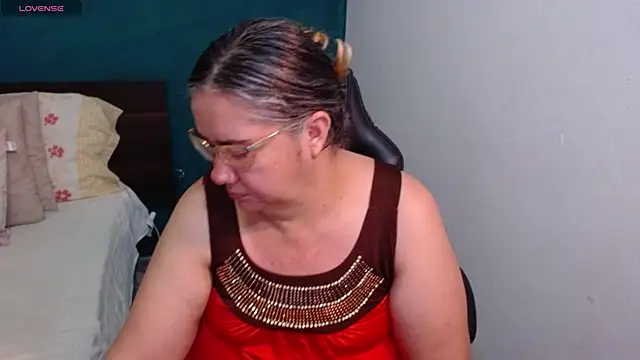 Snapshot of scaelettdubois chatting on 9, 6, 2026 scaelettdubois online show from 9, 6, 2026