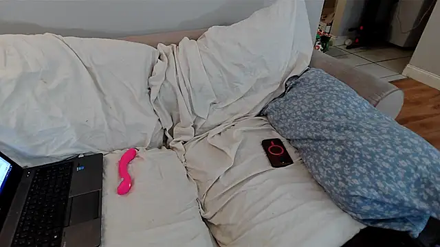 EmoDream1998 online show from 7, 2, 2025