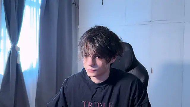 Snapshot of SasukeUhchiaa chatting on 1, 2, 2026 SasukeUhchiaa online show from 1, 2, 2026